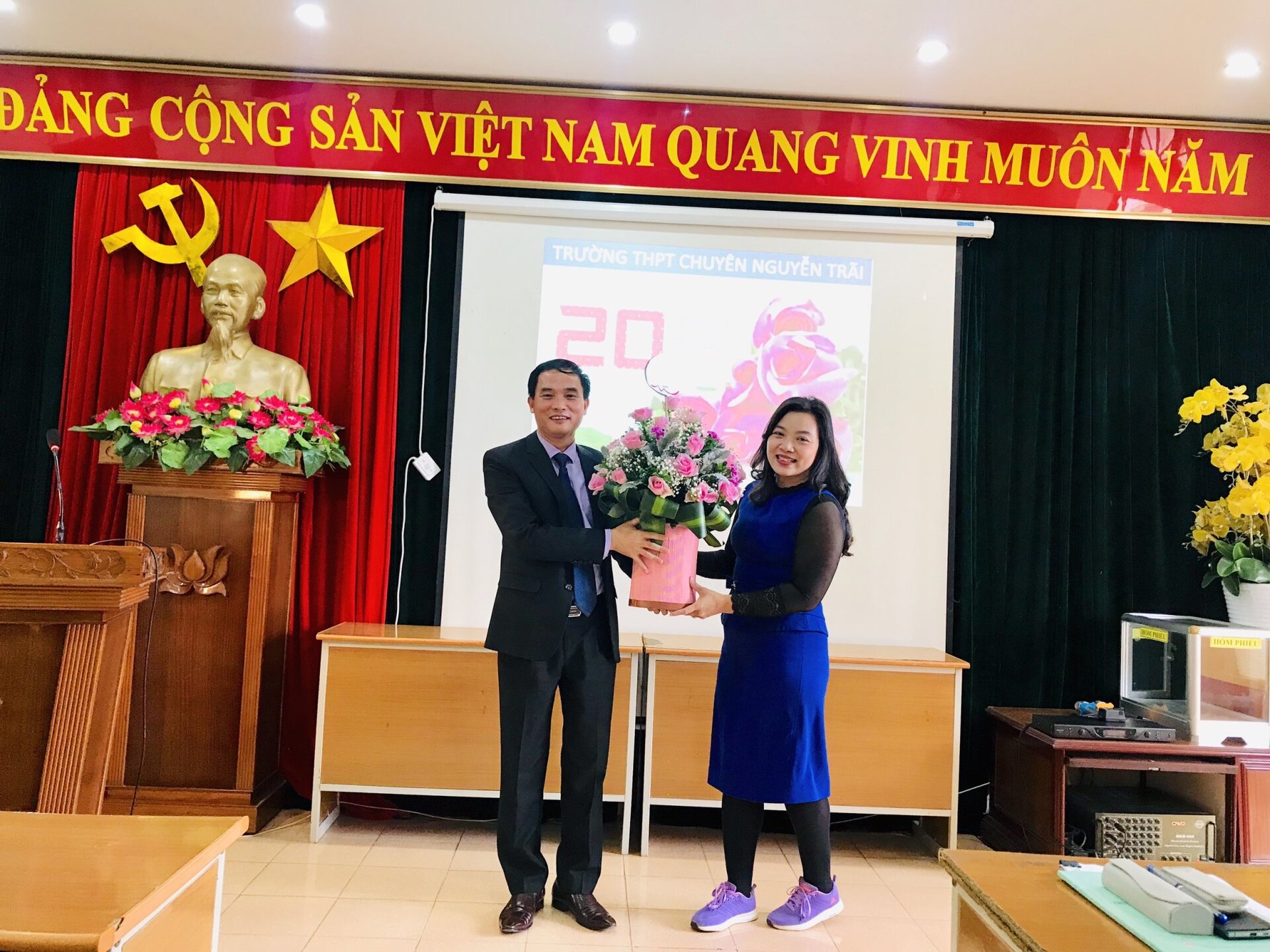 Hoạt động 20/10: sôi nổi và ý nghĩa.